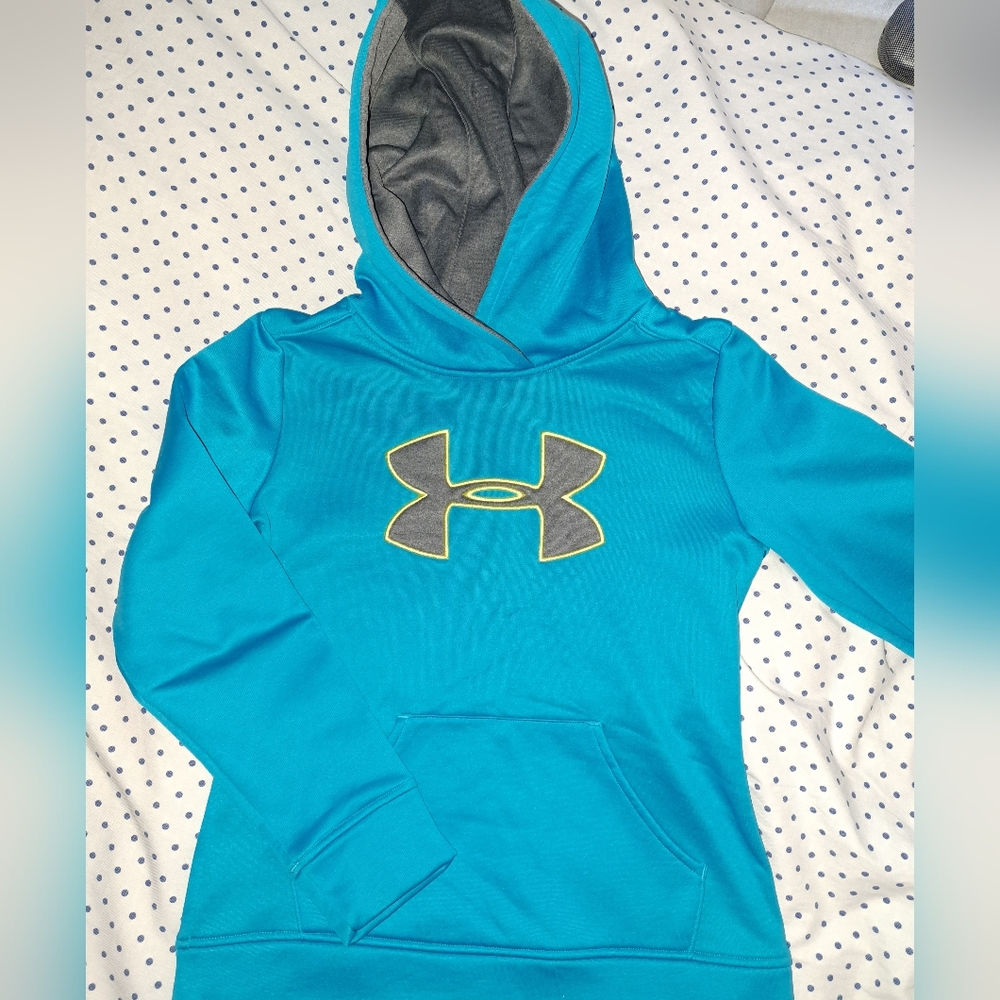Under Armour youth Medium Hoodie MINT condition
